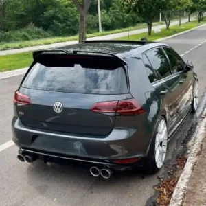 Golf GTI MK7 2013-2017 com Aerofolio Golf Oettinger Grid Parts em black piano