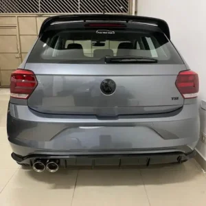 Vista traseira de VW Polo MK6 2018-2021 com Bodykit Polo MK6