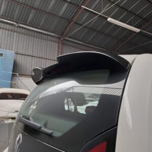 Vista traseira de VW Up! 2014-2023 com Aerofólio VW Up