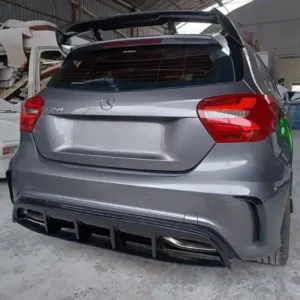 VIsta real de Mercedes Classe A com Aerofolio Mercedes Classe A W176 da Grid Parts